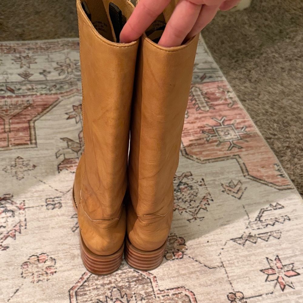 Frye Campus 14L Banana Boots - size 9.5 - Picture 9 of 9
